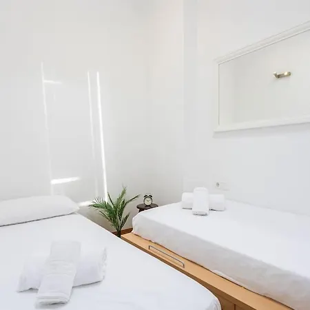 Penthouse In St Montano, Historic Centre, Wifi. *